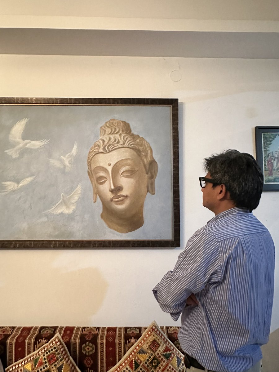 sswami_iitd's tweet image. Imagine walking into a beautifully decorated room, spotting an intriguing painting, and simply saying, “Hello #Meta, tell me about this painting.” In an instant, your smart glasses respond, “This is a painting of Buddha in the drawing room.”

seamless blend of #AI and #augmented