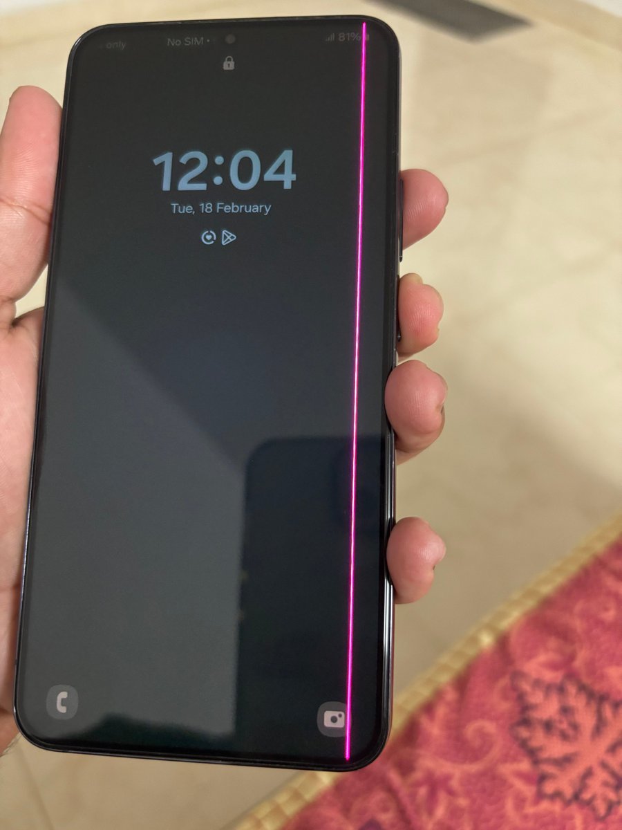 beingshasal's tweet photo. Disappointed with @SamsungIndia  visiting the authorized service center and collecting my Samsung S22+ job sheet, the email address they provided isn’t working. For a premium phone, this is unacceptable! I need a solution. #Samsung #Display #s22plus #samsungindia https://t.co/MbpUCHctob