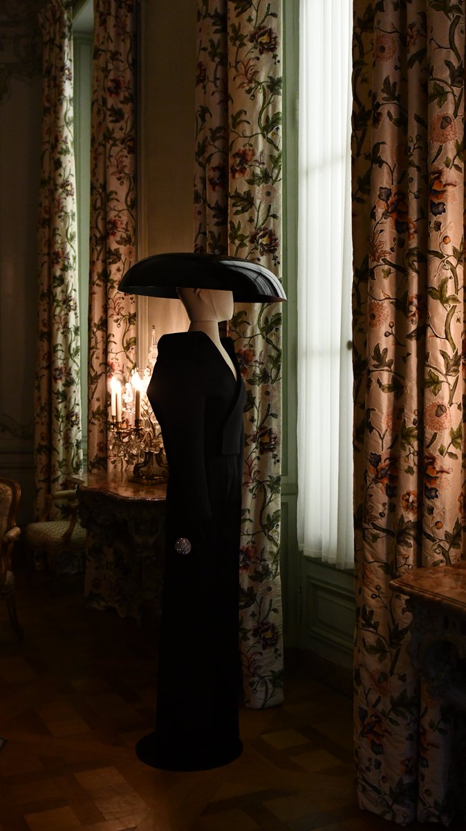 [#Agenda 📆] Cette semaine au Louvre 
🔹 Expositions⬇️
Cimabue - Aux origines de la peinture italienne LOUVRE COUTURE - Objets d’art, objets de mode

Toutes les expositions 👉louvre.fr/expositions-et…
_
🔹 Exposition au musée Eugène-Delacroix⬇️
Est-ce un Delacroix ? L’art de la