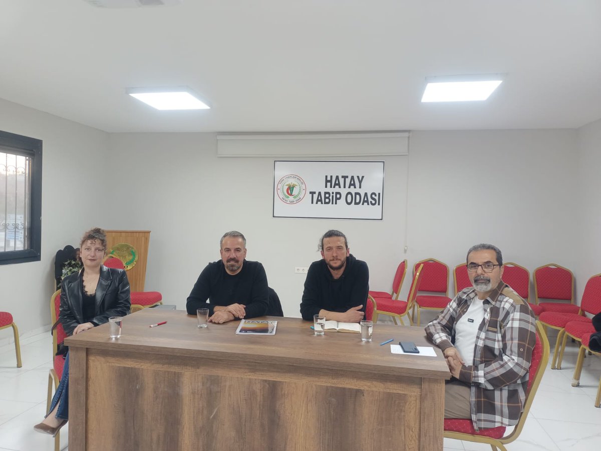HatayDepDer's tweet photo. 2. Yıl raporumuzla ilgili bilgi alışverişinde bulunmak için TTB Merkez Konseyi'nin derneğimizi daveti üzerine bir araya geldik. Raporumuzu özenle inceleyip verilen emeğe yüklediği değer için TTB Merkez Konseyi'ne ve bizi ağırladığı için HTO'ya çok teşekkür ederiz. https://t.co/xtFEeRVGL4