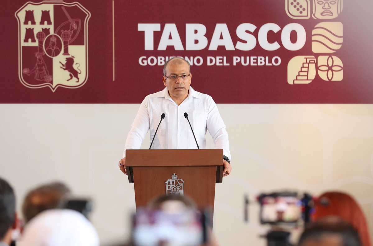 TabascoJavier's tweet photo. En nuestra Conferencia Matutina anunciamos la inversión histórica de 4 mil mdp para programas sociales, dimos comienzo al pago del programa Bienestar y Plenitud y el próximo lunes comenzamos con la construcción de viviendas con @Conavi_mx e @Infonavit. 🧵 https://t.co/6esNNsW1Qu