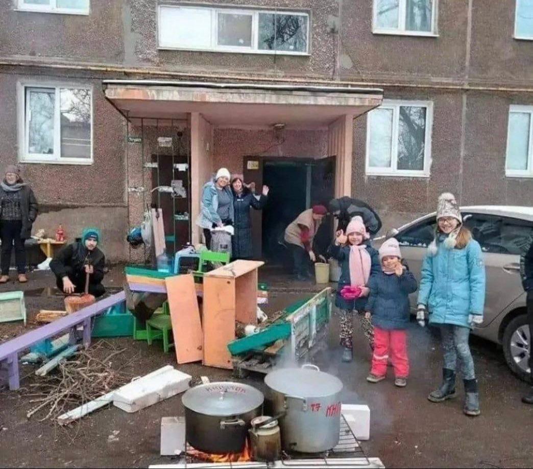Mariupol, March 7, 2022
In two weeks 
-the house in the photo will be bombed
-the 3 little girls in the photo will be buried on the territory of the kindergarten opposite

Ukraine, the Ukrainian people, will decide......no one else.  Because only the Ukrainian people know how