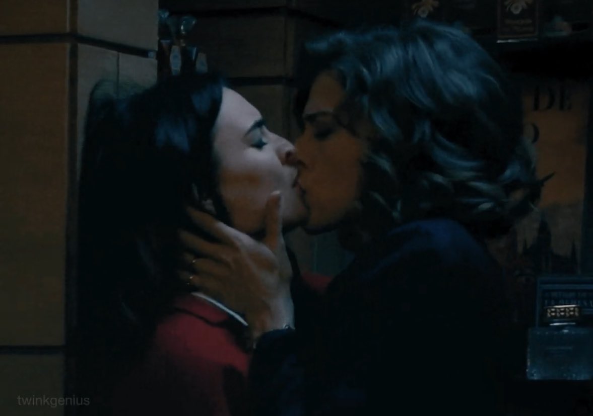 helenspeakin's tweet photo. Alba’s favorite scenes https://t.co/Vc4l8CuCJK