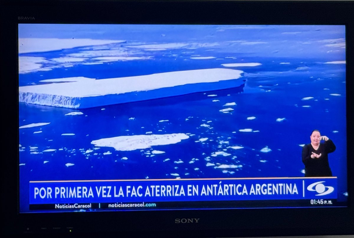 JosefDIRCOM's tweet image. Muy bien por @NoticiasCaracol por contar historias de país distintas a la violencia, corrupción y narcotráfico. Solo una duda y es el titular de Antártica Argentina, se que hay base gaucha pero soberanía no estoy seguro.