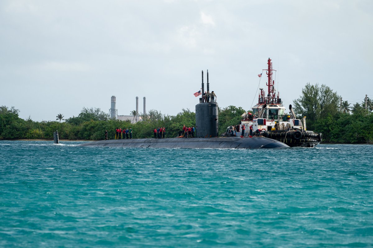 USNavyCNO's tweet image. #MaritimeMonday
Every day, somewhere in the world’s oceans, @USNavy’s silent service - like USS Jefferson City - is on patrol, leveraging an unmatched warfighting capability that is ready to respond at a moment’s notice.