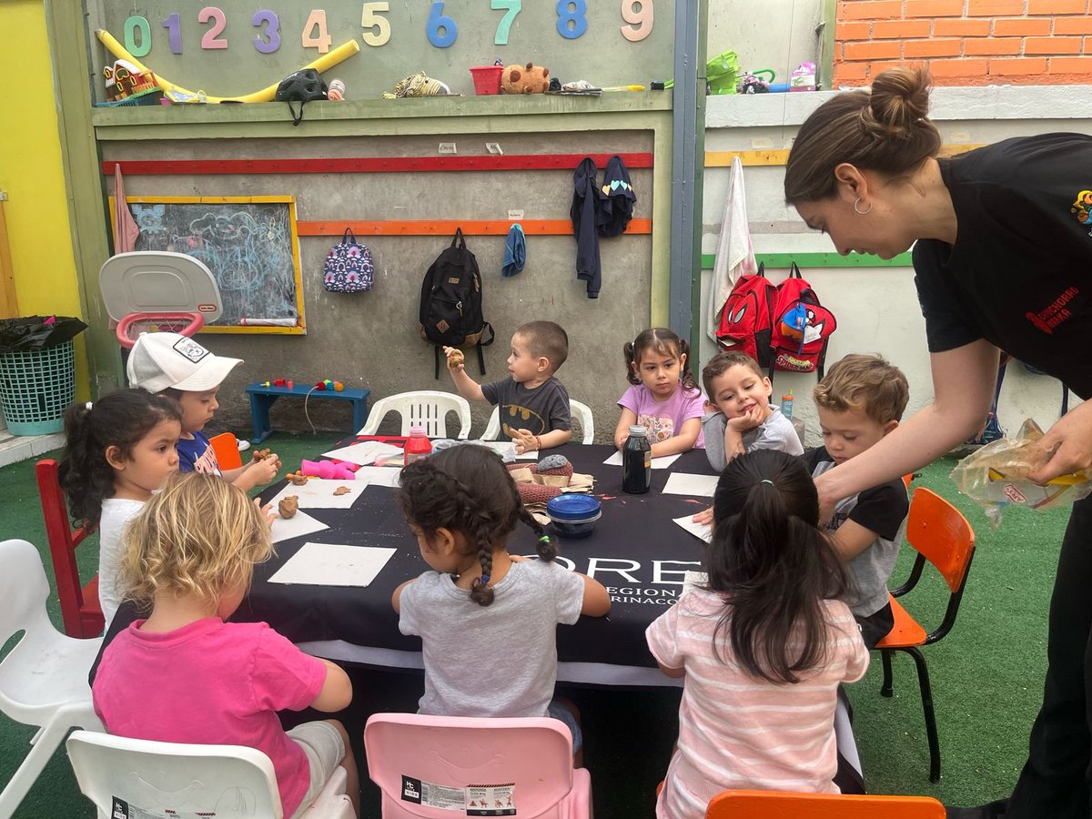 ChinchorroMarka's tweet photo. #Arica - Una increíble aventura arqueológica disfrutaron las niñas y niños del Centro Neuropedagógico My Little Brain, aprendiendo sobre las técnicas de momificación de la #CulturaChinchorro con el equipo de #ChinchorroMarka. https://t.co/e2Zh2yxJN1