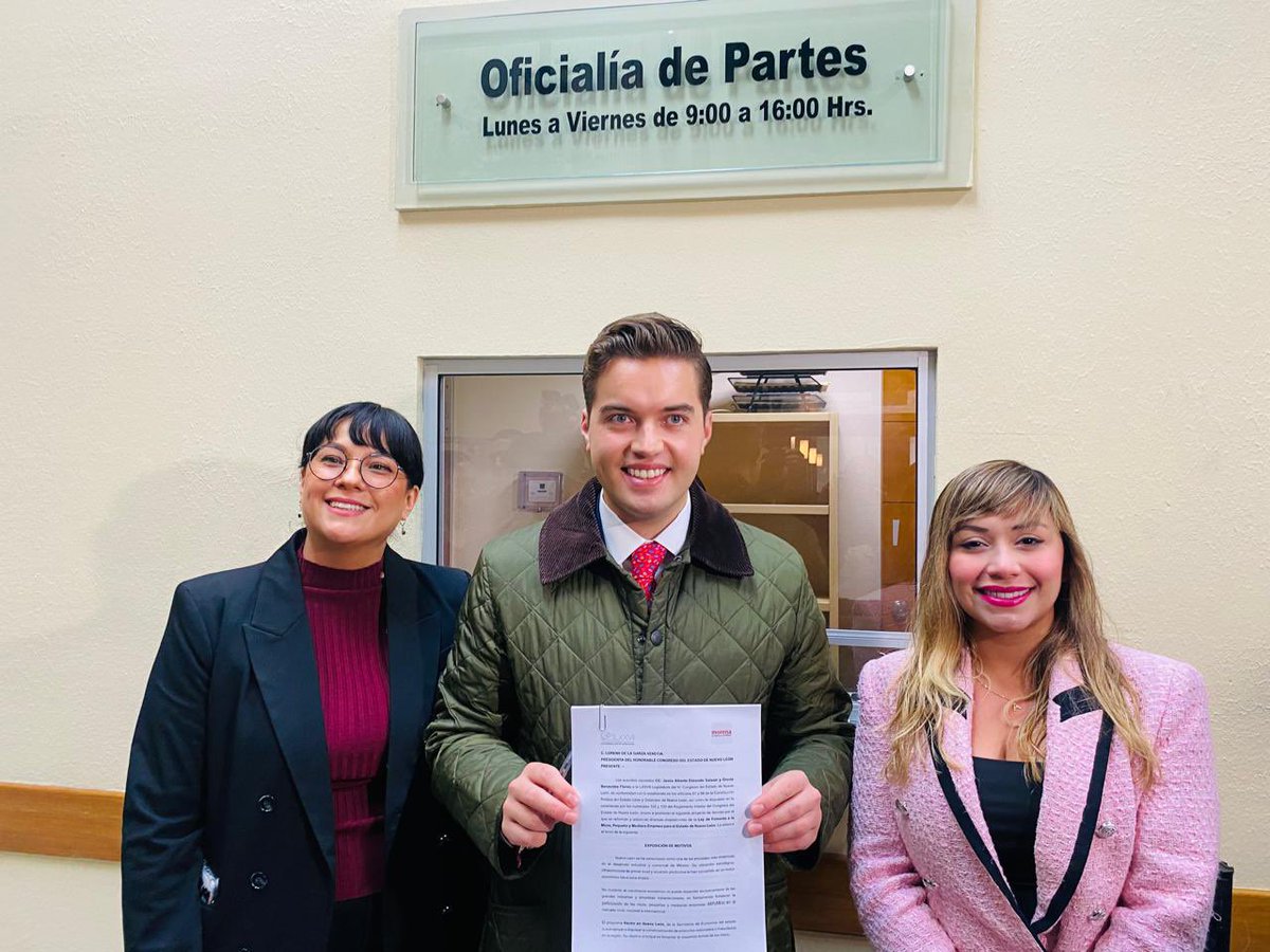 JesusElizondoS's tweet photo. ¡Hecho en Nuevo León! Presentamos una iniciativa de reforma a la Ley de fomento a la micro, pequeña y mediana empresa para poner en ley que se promuevan los productos hechos en el estado. ¡Con todo! #Guadalupe #Morena #DiputadoLocal https://t.co/4wDf6MxdZs