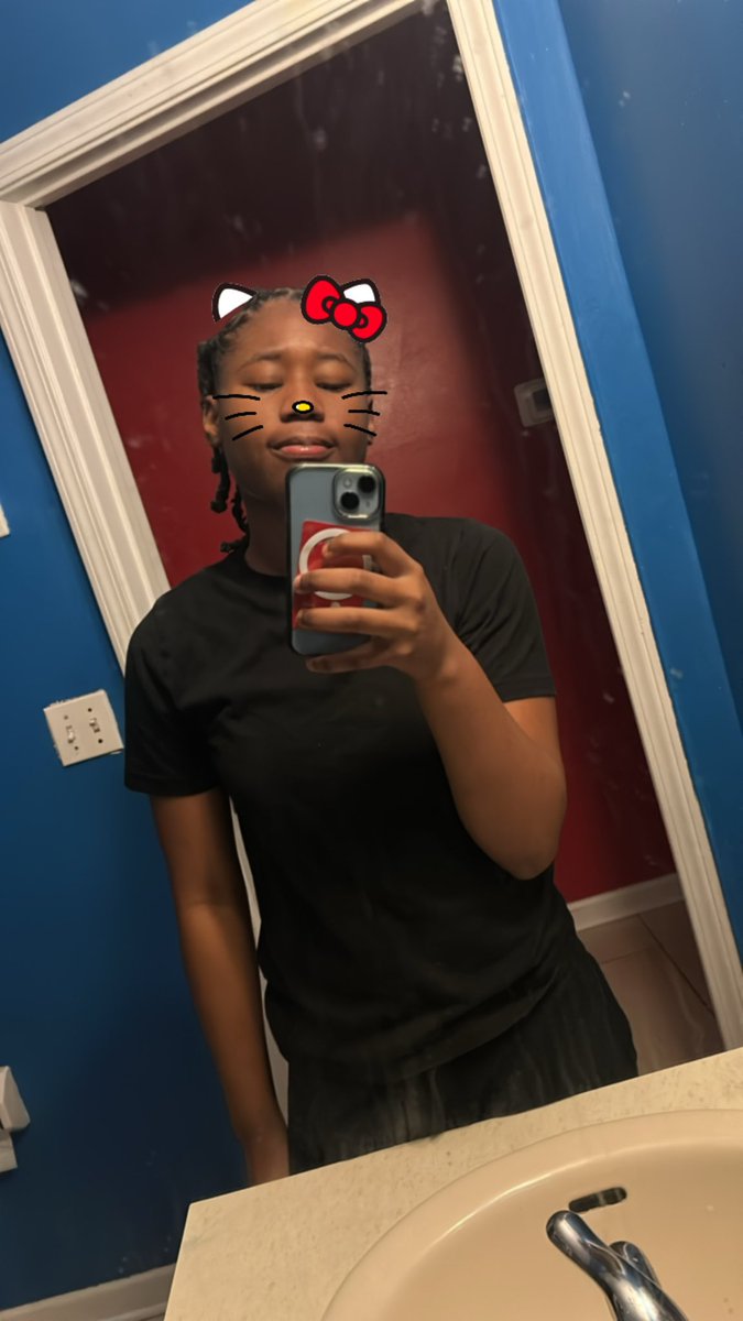 thisisnotshyd's tweet photo. love a good mirror pic https://t.co/qRLbop8twE