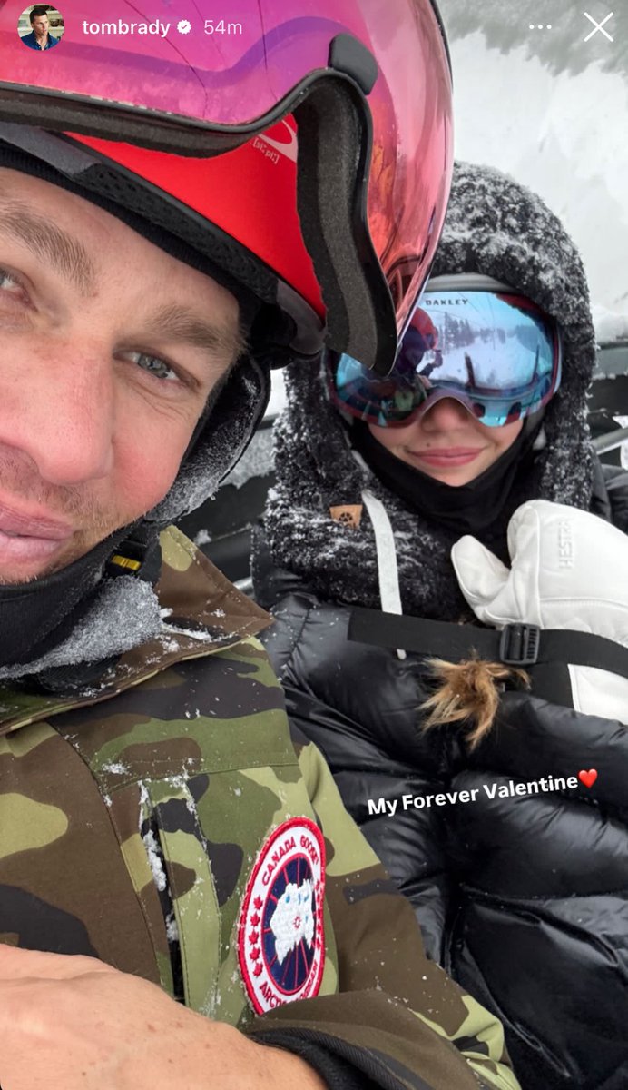 tombradymedia's tweet photo. Tom Brady and his daughter Vivian in a recent post ❤️ 

Via 📸: Tom’s IG story https://t.co/sbpXI8pWSg