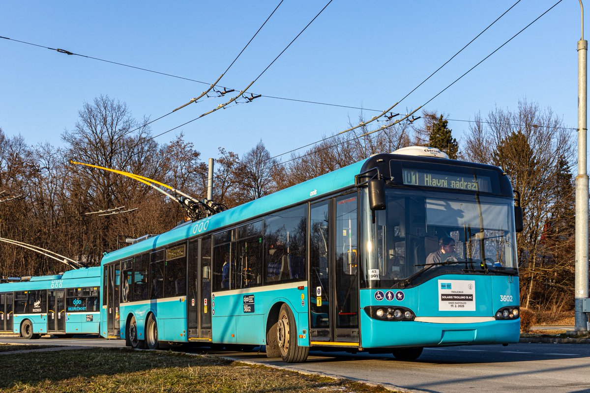 1⃣/3⃣

🚎 Ostrava se stala prvním městem na světě, kde byl uveden do provozu nízkopodlažní trolejbus o délce 15 metrů, typ Solaris Trollino 15 AC. Tento trolejbus se poprvé v ulicích města Ostravy objevil v první polovině roku 2003.

📆 17. 2. 2025

<a href="/DPOstrava/">DP Ostrava</a> #Ostrava #DPO