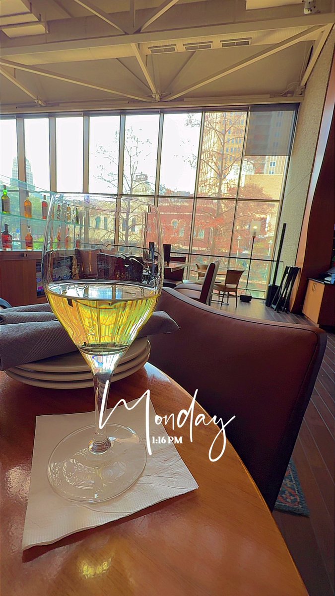 Bella Bee  tweet media