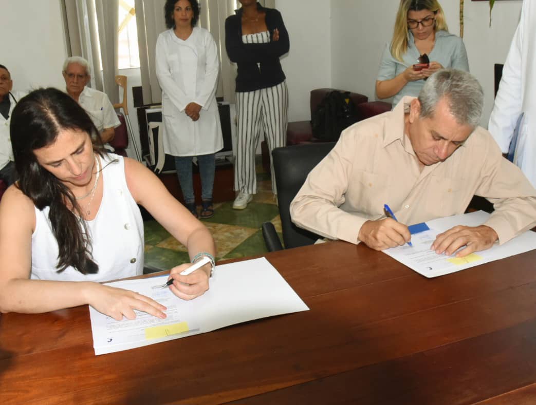ABENinforma's tweet photo. En un acto protocolar realizado en la ciudad de La Habana, la #ABEN dependiente del #MHE y el Centro de Isótopos (CENTIS) de Cuba firmaron un convenio marco de investigación científica con el objetivo de fortalecer el desarrollo tecnológico
Lee la nota 👇
https://t.co/G8hVlSH2G1 https://t.co/XWH5mjLfbb