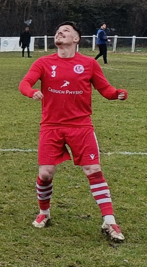 Caption contest @cockfosters.

What has Luke Foster just spotted?

Prize for the most amusing answer...

By the way, the answer is NOT Milton Keynes Irish.... 😆