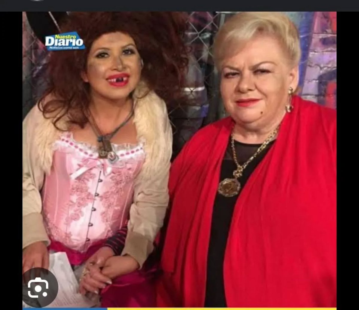 _lachupitos's tweet photo. Hoy nos deja un ícono de la música regional mexicana, una voz inigualable que representó y dio fuerza a muchas mujeres. Nos hiciste cantar, llorar y sentir cada una de tus canciones. Vuela alto madrinita Francisca Viveros Barradas, querida Paquita La Del Barrio. Descansa en paz https://t.co/iu8Xsnm3PY