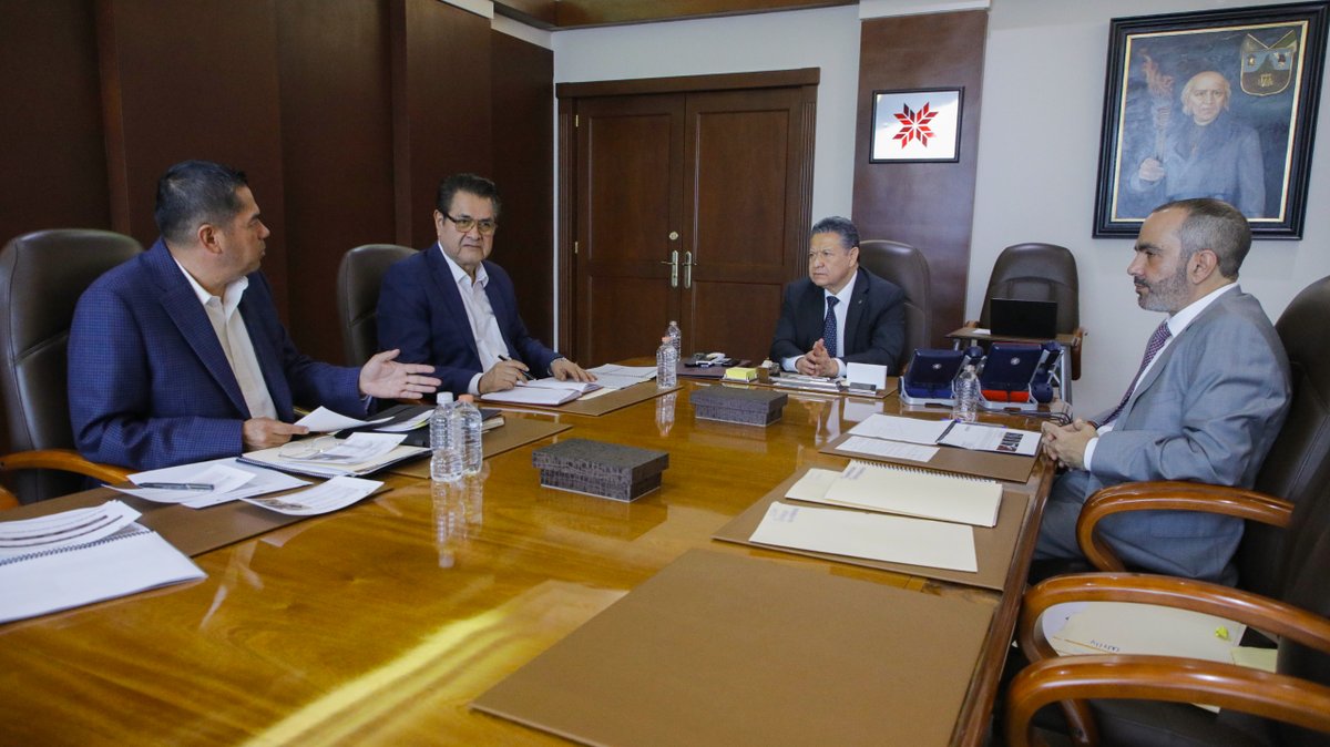 Julio Menchaca (@juliomenchaca_) on Twitter photo En la reunión del Gabinete de Seguridad, revisamos los avances en la protección de las y los hidalguenses.
En el municipio de Omitlán de Juárez, durante un operativo coordinado, la <a href="/SSP_Hidalgo/">Seguridad Pública de Hidalgo</a> desmanteló un invernadero de marihuana sin precedentes en el estado, asegurando el En la reunión del Gabinete de Seguridad, revisamos los avances en la protección de las y los hidalguenses.
En el municipio de Omitlán de Juárez, durante un operativo coordinado, la <a href="/SSP_Hidalgo/">Seguridad Pública de Hidalgo</a> desmanteló un invernadero de marihuana sin precedentes en el estado, asegurando el