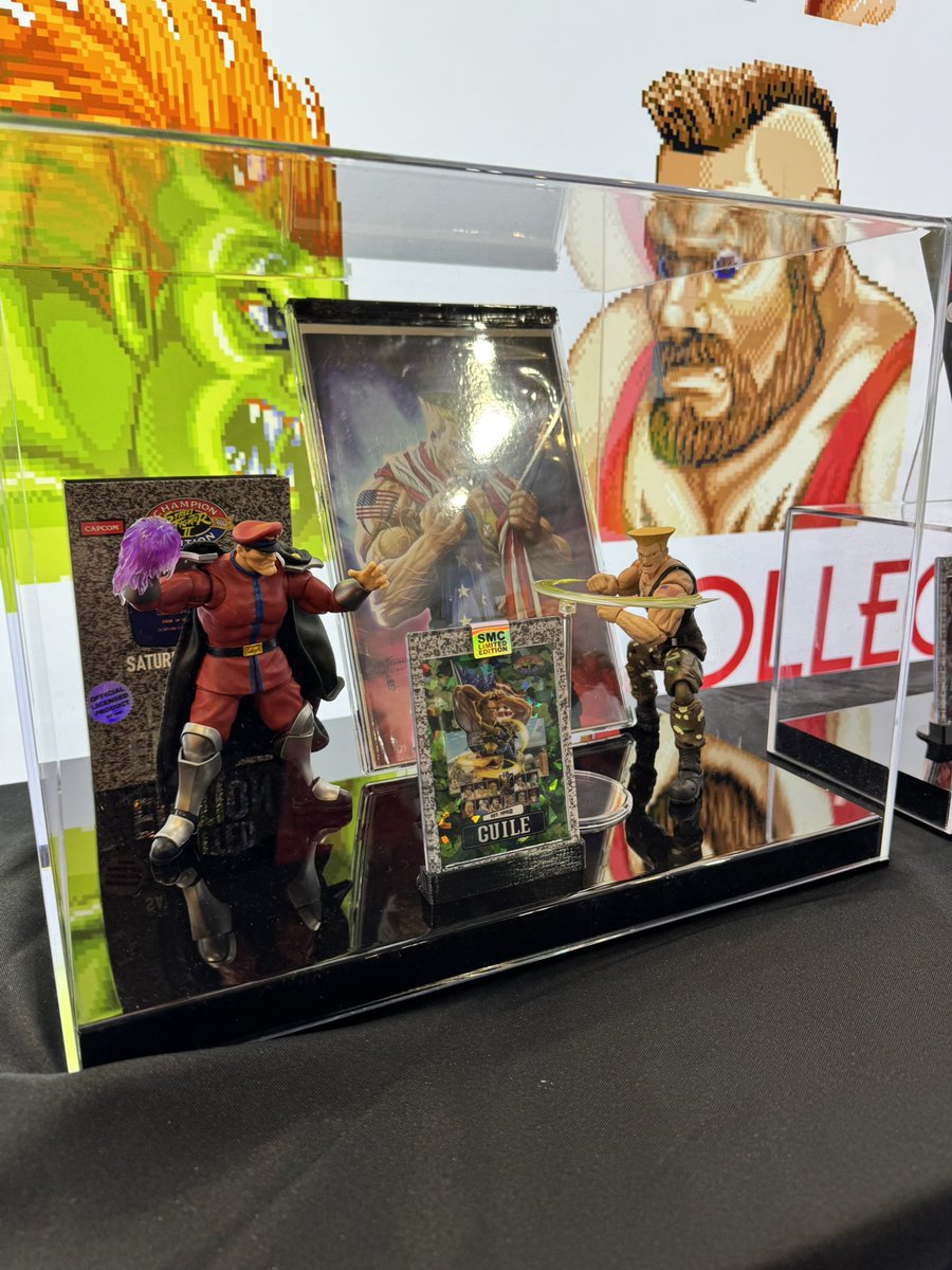 rickyCollectz's tweet photo. A few cool shots of some stuff I saw  at the @wcoast_cardshow https://t.co/EG79uqkNLh