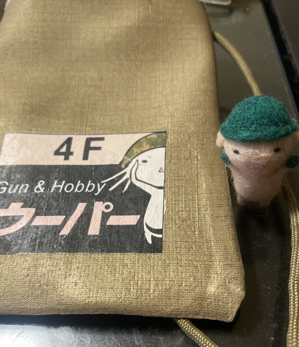 barobahashibiro's tweet photo. ラーメン博近く【Gun＆Hobbyウーパー】のキャラクター。以前購入したストラップ人形、ウーパーが可愛いすぎてこっそり材質違い？で羊毛フェルトで作ってしまいました。もっとグッズがでたら嬉しいな〜😀（画像アップは許可を頂いております）
#羊毛フェルト #爬虫類 ＃ウーパールーパー
 @GHwooper https://t.co/EFlFcQGWWg