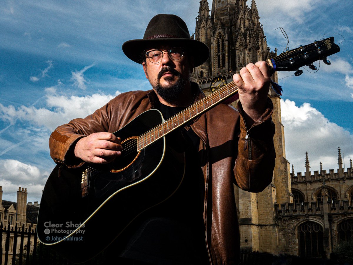 brokencolorblog's tweet image. John Goldrust's latest single, "The One To Call," is a compelling exploration of modern love's complexities, delivered through a brooding and atmospheric rock sound.
brokencolormusic.com/review-john-go…