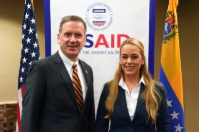 ATENCIÓN 

USAID  envío más de 600 millones de dólares de ayuda humanitaria a las ONG creadas por el interinato. Entre ellas está RESCATE VENEZUELA dirigida por Lilian Tintori. Y otras tantas creadas por el círculo cercano a López y guaidó.
