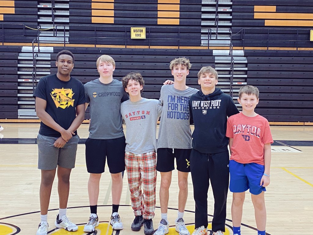 Shoutout to our incredible practice squad for all your hard work, dedication, and commitment all season long! Your effort behind the scenes hasn't gone unnoticed, and you’ve played a huge part in helping us get better every day. 🙏💪