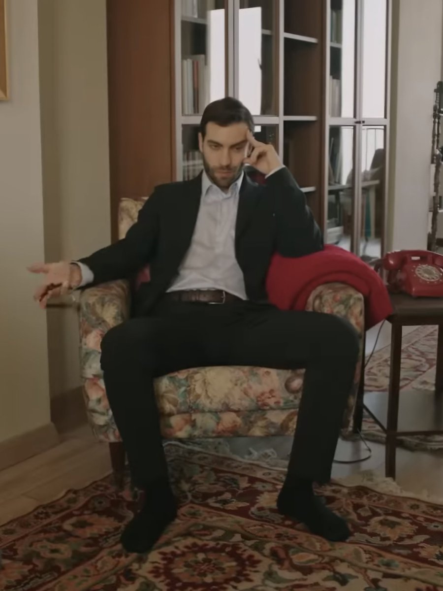 ve_bdsm's tweet photo. Otoriter erkek oturuşu 🥰 https://t.co/kkc1Mh9HSj