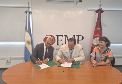 Las Escuelas del Ministerio Público y de la Magistratura firman un protocolo de colaboración para capacitar sobre Juicio por Jurados

Leé más aquí: mpdsalta.gov.ar/noticias/las-e…