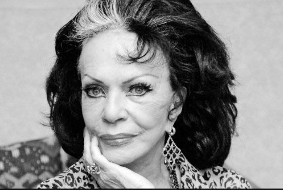 ElVicManETV's tweet photo. #Paquita no se fue sola, la señora #Tongolele también ha muerto! https://t.co/V7a7kz0R8d