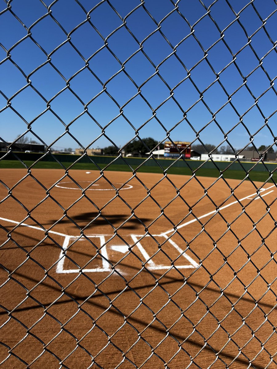 Fairfield Softball’s first home game of the year🥎🦅 

s/o to Ty Hand for our behind the scenes help