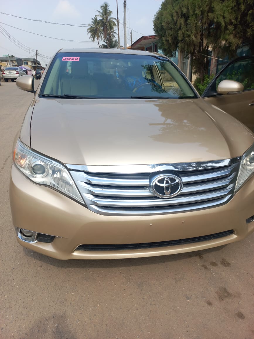 lalaa231's tweet photo. @lollypeezle Currently, i dont have cars for under 4m.  
But i do have others for other high-end users.. and you can also dm or text on whatsapp for other car deals. 
All toks
2012 Toyota Camry - 14m
2011 Toyota Camry - 11.3m
2012 Toyota Avalon - 11m. https://t.co/7a57uljH1k
