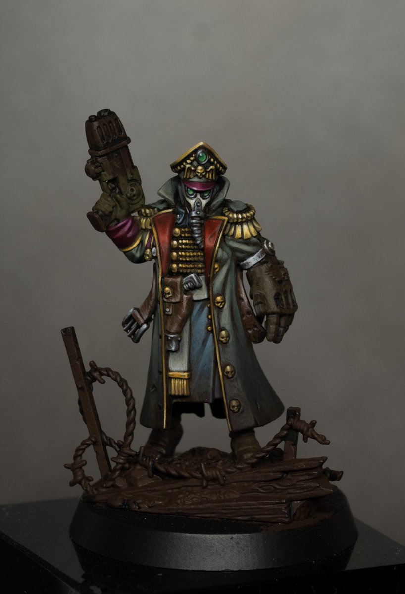 I'm a little behind with this one, but Games Workshop sent me the Krieg command squad. I've started with the commissar. He's part of my personal army challenge, using only a size 4 brush 😅.
#paintingwarhammer #WarhammerCommunity #AdWIP #astramilitarum