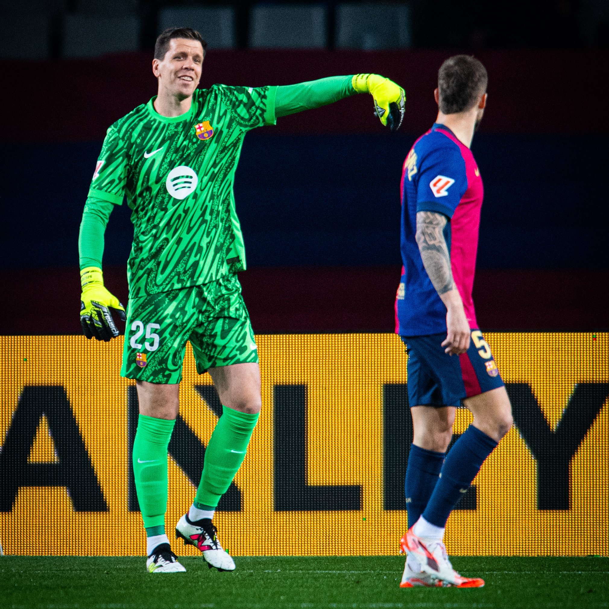 FC Barcelona vs Rayo Vallecano LIVE Updates: Save from Szczęsny | sportzpoint.com