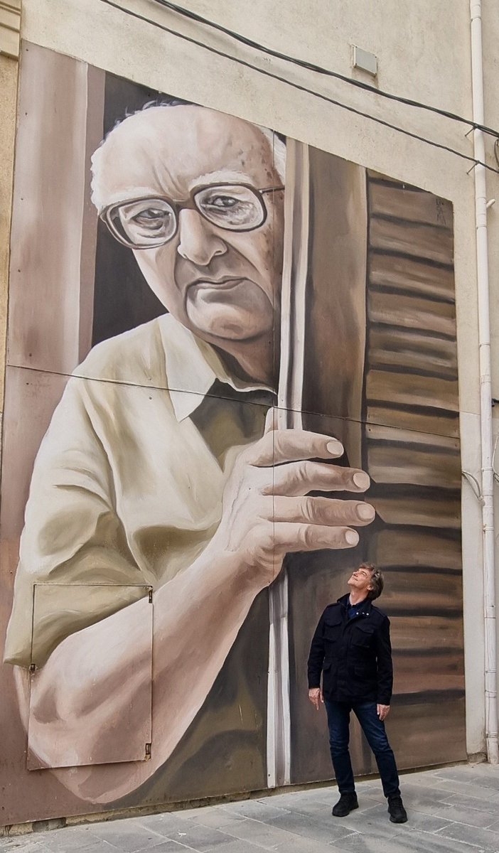 Uno sguardo sulla vita quotidiana per descriverla nelle pagine dei suoi romanzi.
Inizia il nostro viaggio nella Sicilia di Montalbano.
Un omaggio al grandissimo Andrea Camilleri!
#Ulisse