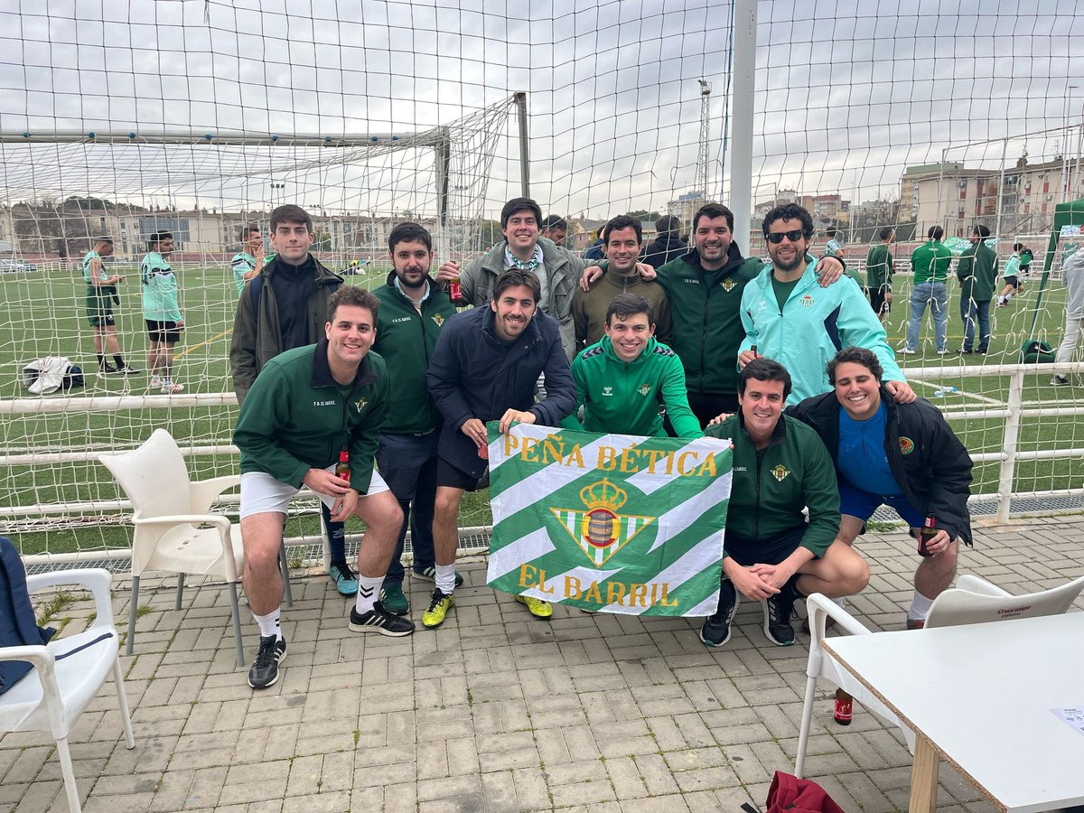 Gracias a todas las peñas participantes en la III edición de la Copa Margarino por acompañarnos en un día de béticismo y peñismo tan especial para nosotros. Por muchos años más 💚⚽️💪🏻🇳🇬<a href="/pbalgeciras/">Peña Bética Algeciras</a> <a href="/PB_ElBarril/">Peña Bética "El Barril"</a> <a href="/PBJuanAndante/">PB Juan Andante</a> <a href="/LocosBetis/">Porelbetisestoyloco</a>