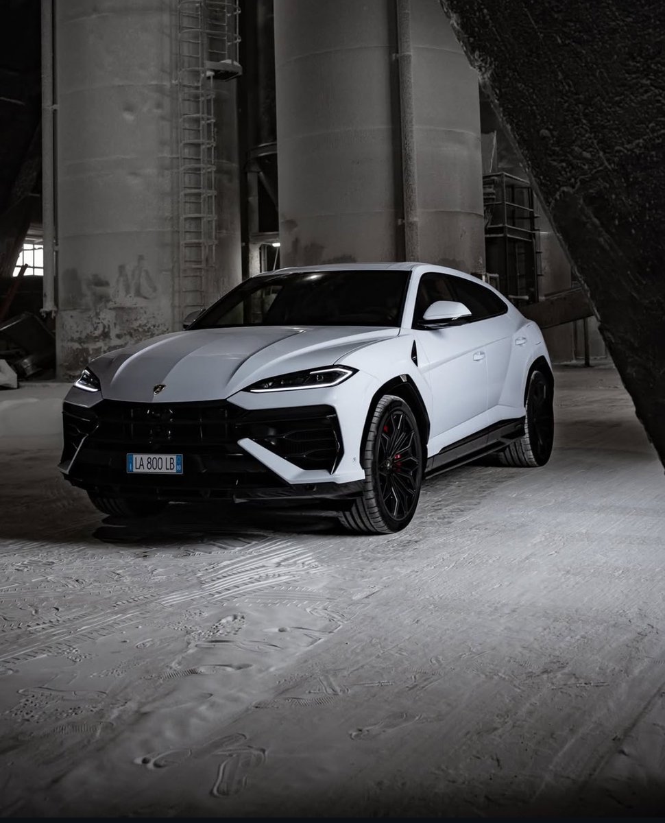 LuxuryCars365's tweet photo. Lamborghini Urus ♠️ https://t.co/TPmhrd4B0q