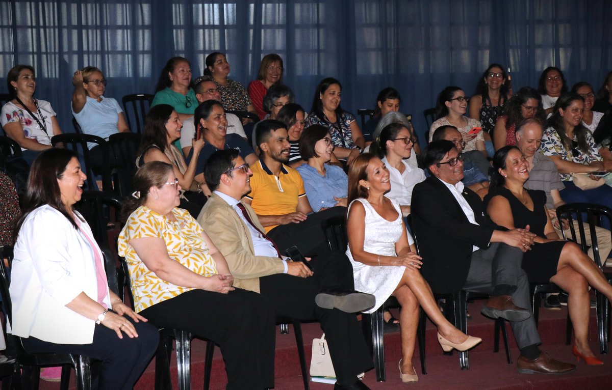 inaespy_tw's tweet photo. Luego de unas dinámicas para romper el hielo, la Directora General, Prof. Dra. Claudelina Marín se dirigió al auditorio destacando algunas novedades y recordando lineamientos institucionales. https://t.co/IgdN3Oypqe