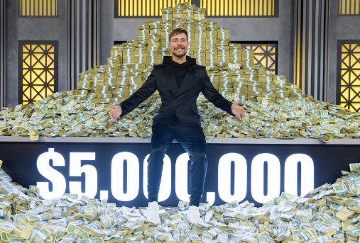 AyaanVerma30's tweet image. MrBeast LEAKED earnings are being shared online. 

$4M+ Revenue 

This leak has yet to be confirmed, so take it with a grain of salt.

#BeastGames #BeastGamesOnPrime