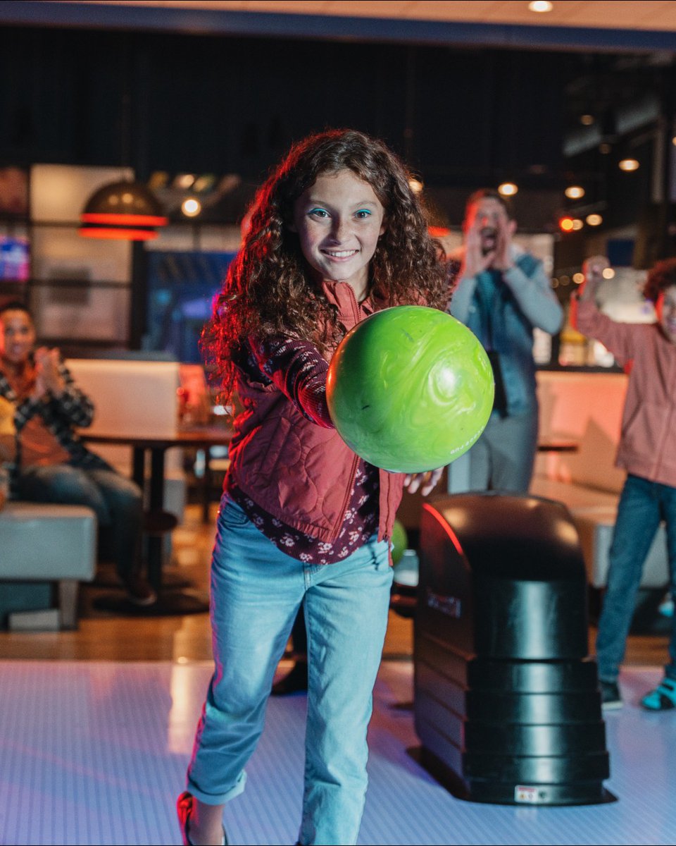 MyMainEvent's tweet image. No school? No work? No problem. Let&apos;s bowl! 🎳🔥