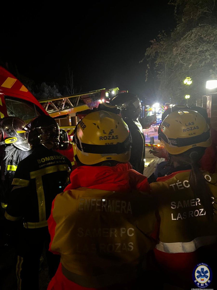 SAMERpclasrozas's tweet photo. #SAMERinterviene en preventivo a #BomberosCM en C/ Melina Mercury, #LasRozas. No hay personas afectadas.
El detector de humo de la vivienda ha actuado perfectamente, avisando a sus ocupantes del peligro.
@LasRozasPolicia. https://t.co/PwAVIhKB18