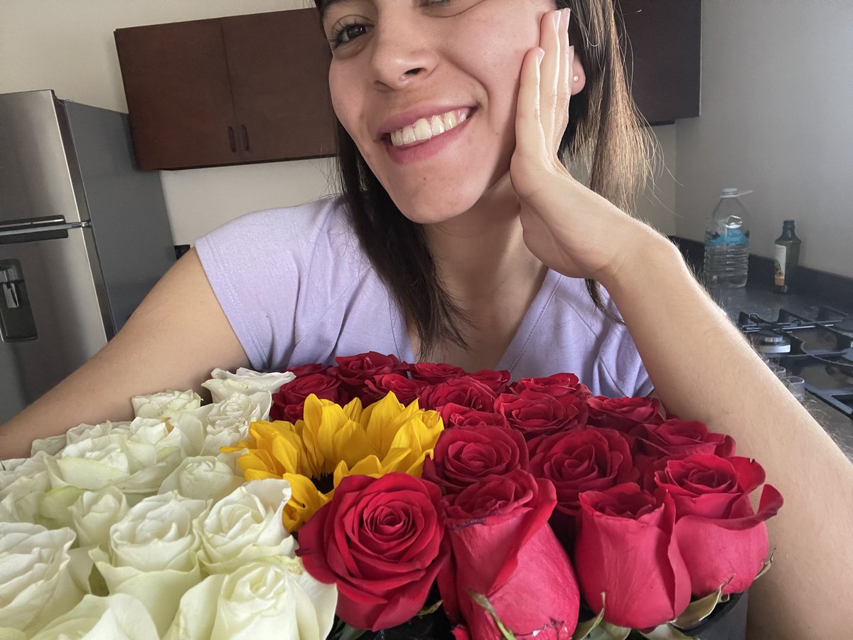 fernandahapyx's tweet photo. <3 feliz https://t.co/4tWXkeSNxU
