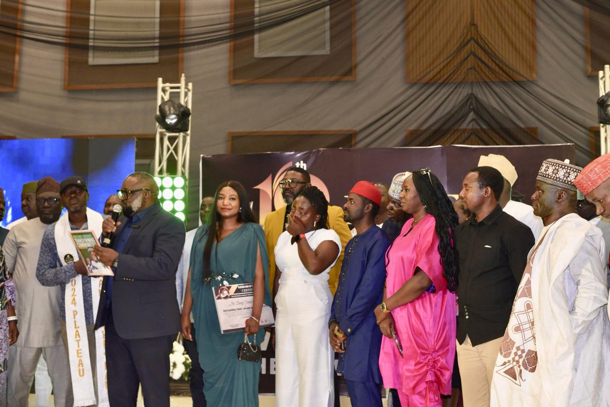 plasiecorg's tweet photo. 🚨 Hon. Plangji Cishak Wins Outstanding Public Servant of the Year! 🎉
PLASIEC Chairman, Hon. Plangji Cishak, was honored at the 10th Plateau Man of the Year Awards for his role in ensuring credible, transparent elections in Plateau State. A well-deserved recognition! 🏆#PLASIEC https://t.co/cyi0mO2Vta