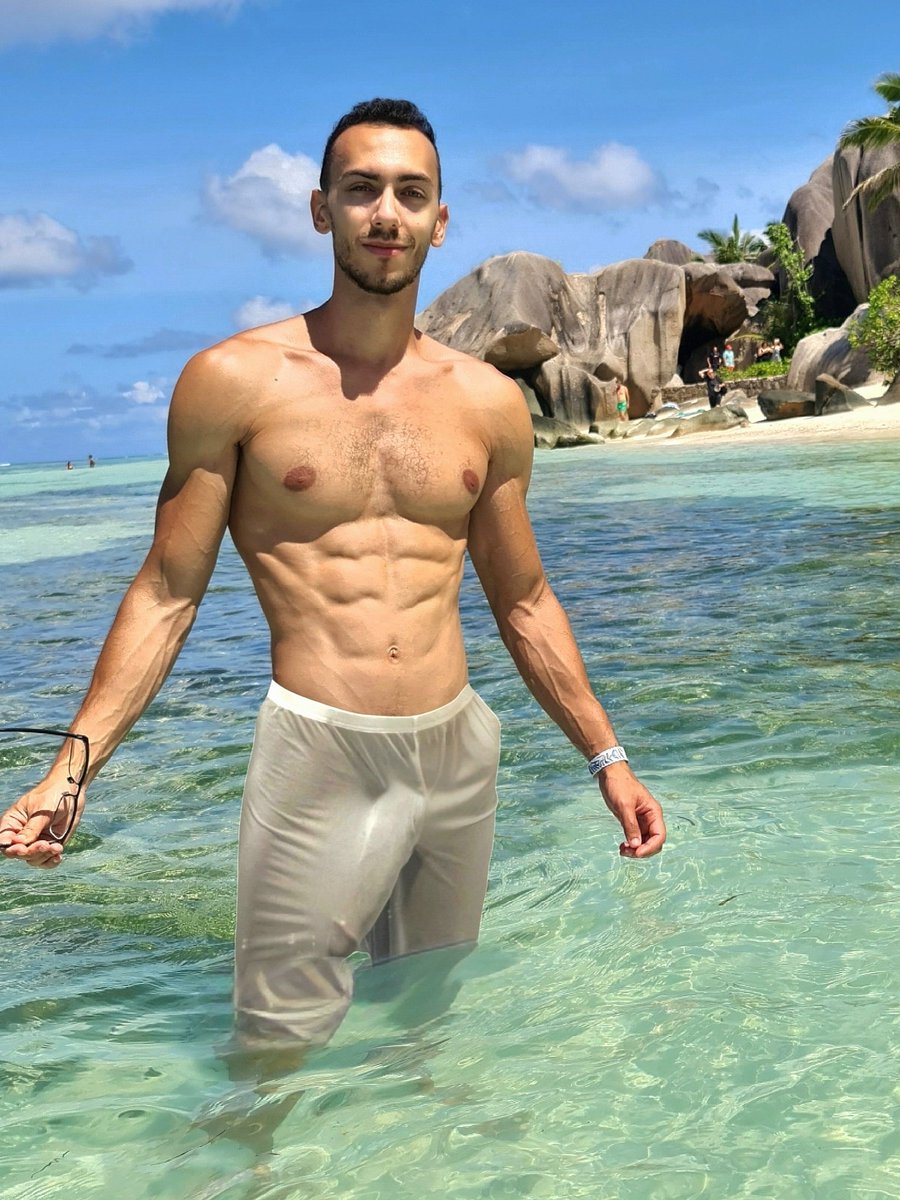 I have a HUGE 🍆

onlyfans.com/fitmandan

see it 👆🏻