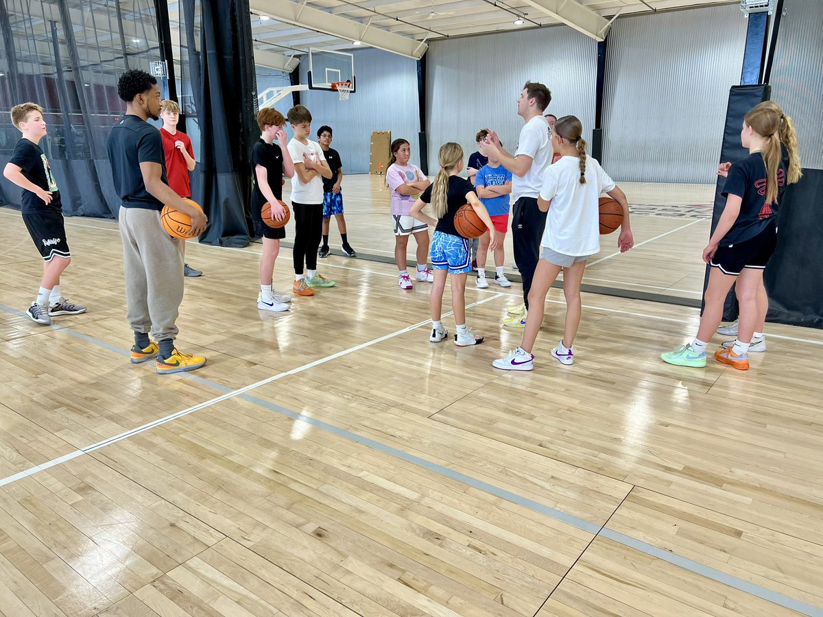 gvbacademy's tweet photo. Cold and snowy outside, but the action in the gym was on fire! 🔥 Today at our Presidents Day Clinic, we emphasized decision-making, and our athletes delivered. Loved seeing their growth and hustle on the court. Keep pushing, the work is paying off! 💪🏀💯 https://t.co/8LfPdOqs5y