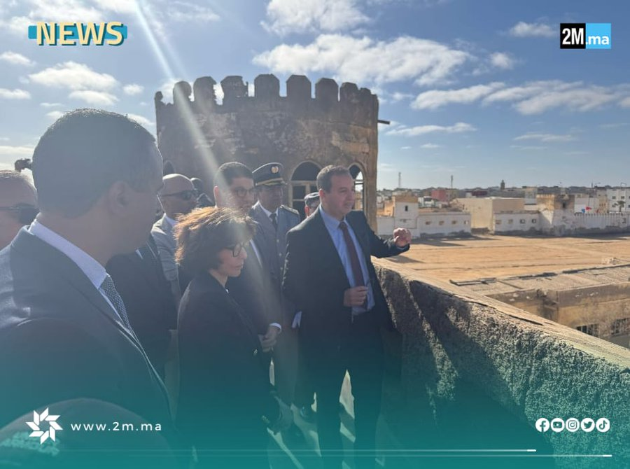 MounaNaceri's tweet photo. The Moroccan Minister of culture, @mehdiBensaid and his French counterpart, @datirachida , are visiting Dakhla, a rare gem of the Moroccan Sahara, where the dunes meet the Atlantic Ocean.😊🇲🇦👌✅
#Morocco #MoroccanSahara #Dakhla #Bensaid #Dati https://t.co/tSPt3pljio