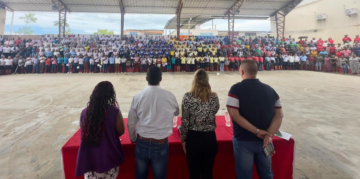 RinaCampainB's tweet photo. 🏫👨🏻‍🏫👩🏻‍🏫I Fortaleciendo la misión de nuestra ministra de educación, @AlegriaCrespo, brindamos talleres en prevención Maternidad y Paternidad Adolescente y Riesgos en Internet, salvaguardar la seguridad y protección de nuestros estudiantes.
#ElNuevoEcuadorResuelve🇪🇨 https://t.co/o6ENSLhcOh
