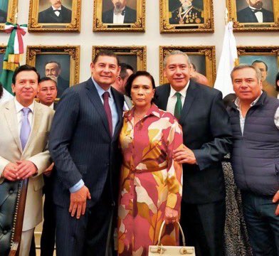 <a href="/armentapuebla_/">Alejandro Armenta</a> y <a href="/Gob_Puebla/">Gobierno de Puebla</a> presentaron la 📢 “Estrategia para Abordar la Precariedad Laboral en Puebla” y la firma del 🤝 “Pacto a Favor del Empleo”. Un acuerdo respaldado por Líderes Sindicales 👷‍♂️👩‍🏭, Empresarios 💼 y autoridades del Gobierno Federal y Estatal 🇲🇽🏛️.