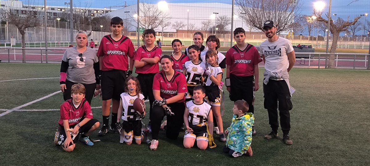 Hoy nuestros chicos de la Mercs Academy, han disfrutado de un entrenamiento/scrimmage conjunto con los amigos de <a href="/sparrowszgz/">C.E. Sparrows Zaragoza</a> 
Una gran tarde de flag futbol con grandes dosis de aprendizaje y diversión

#mercenariosAcademy #sparrows #flag #flagfutbol #flagfootball