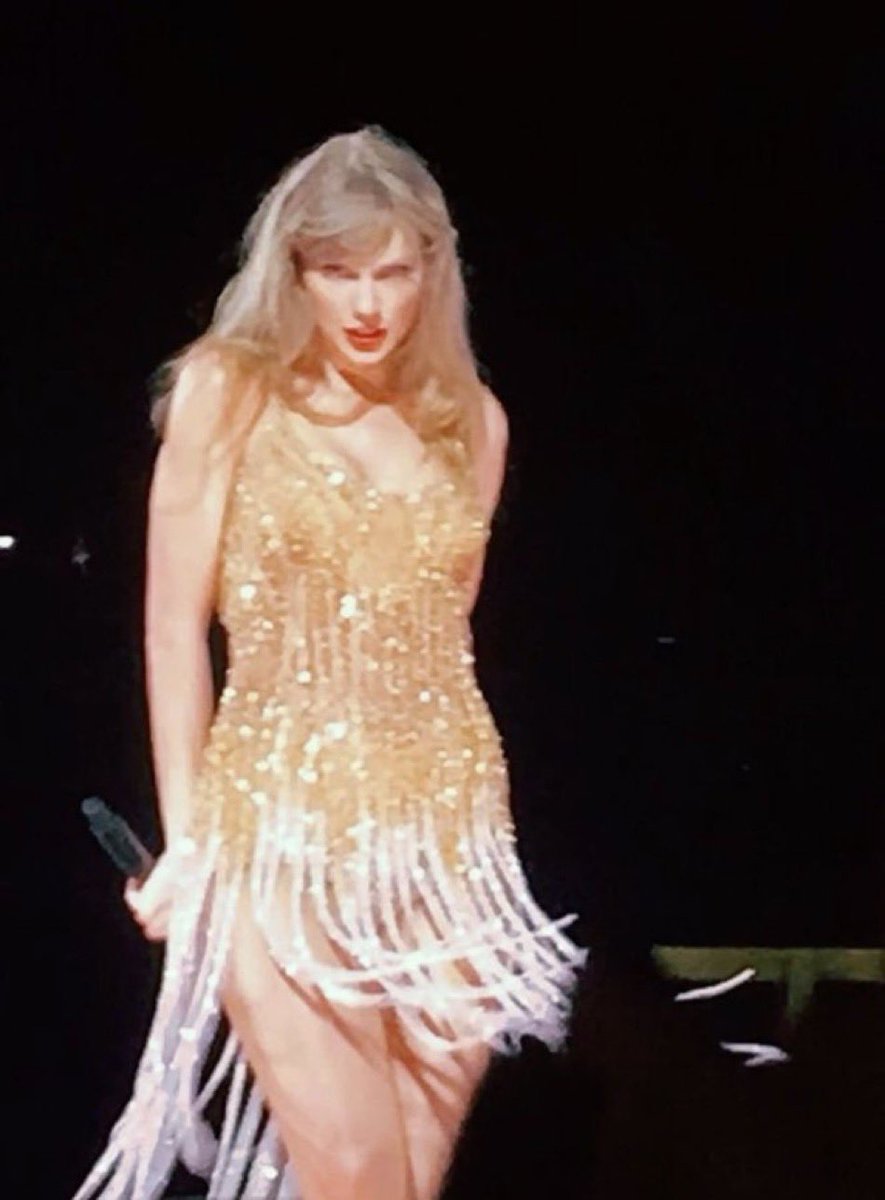 giftedswifted's tweet image. They say looks can kill and I might try