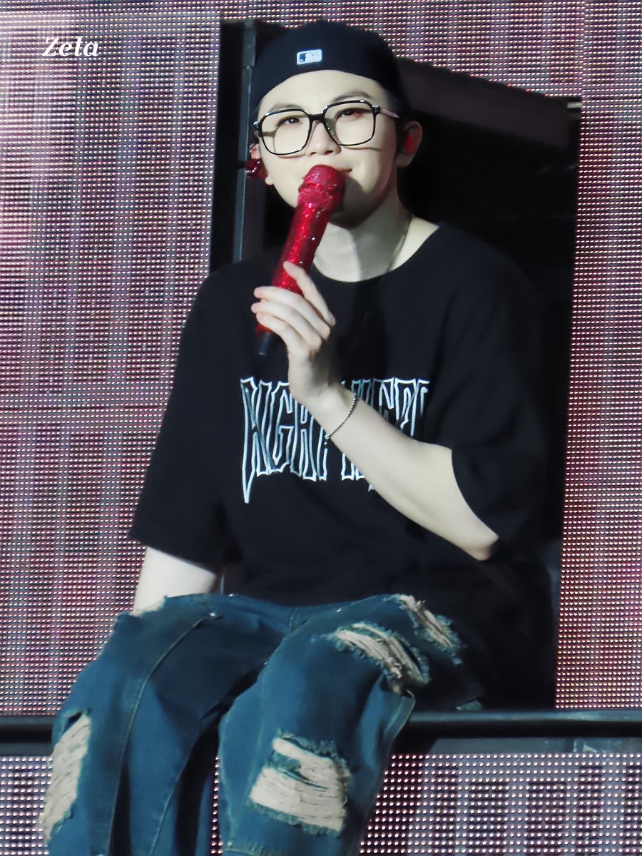 250216 in Bangkok HQ

눈이 참 부드럽다🥺
#세븐틴 #SEVENTEEN 
#SEVENTEEN_RIGHT_HERE_IN_BANGKOK #이지훈 #우지 #WOOZI  #ウジ #李知勳 #李知勋