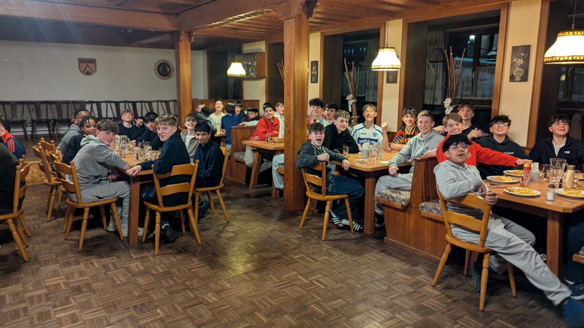 RGSHWTrips's tweet photo. Junior Ski Trip update- I received a few photos from Mr Carr today. Seems our students have been up to a pretty full and fun day! #snow #RGSHWtour #character #developingpotential https://t.co/cO0RvMjQWy