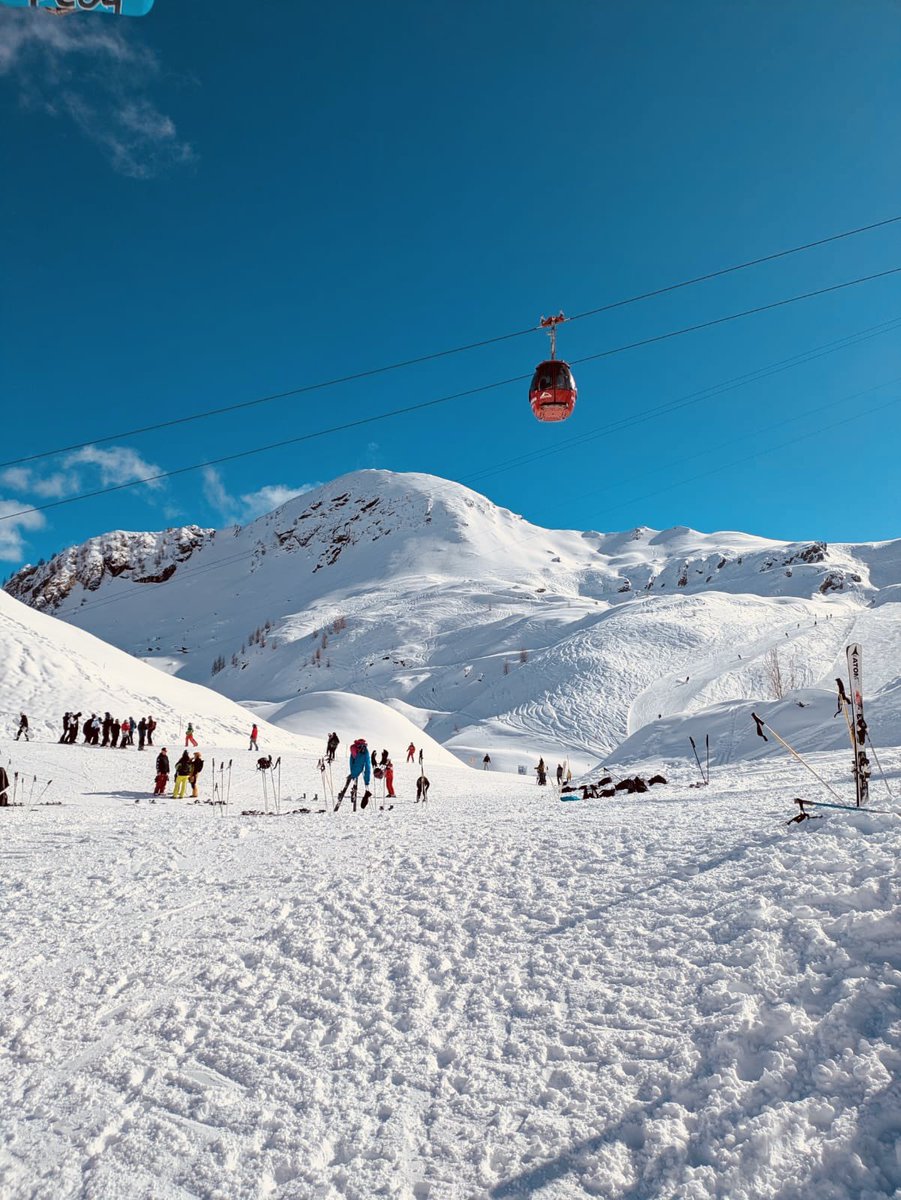 RGSHWTrips's tweet photo. Junior Ski Trip update- I received a few photos from Mr Carr today. Seems our students have been up to a pretty full and fun day! #snow #RGSHWtour #character #developingpotential https://t.co/cO0RvMjQWy